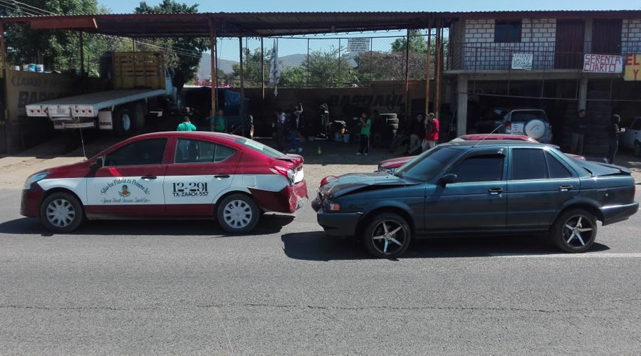 Se registra carambola en la carretera federal 175