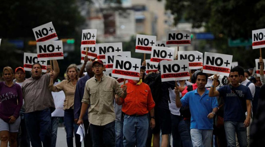 Oposición marcha de nuevo para exigir salida de Maduro | El Imparcial de Oaxaca