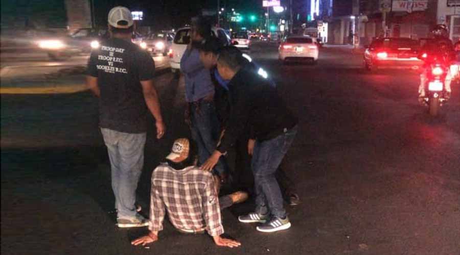 Conductor huye tras atropellar a hombre en el IEEPO | El Imparcial de Oaxaca