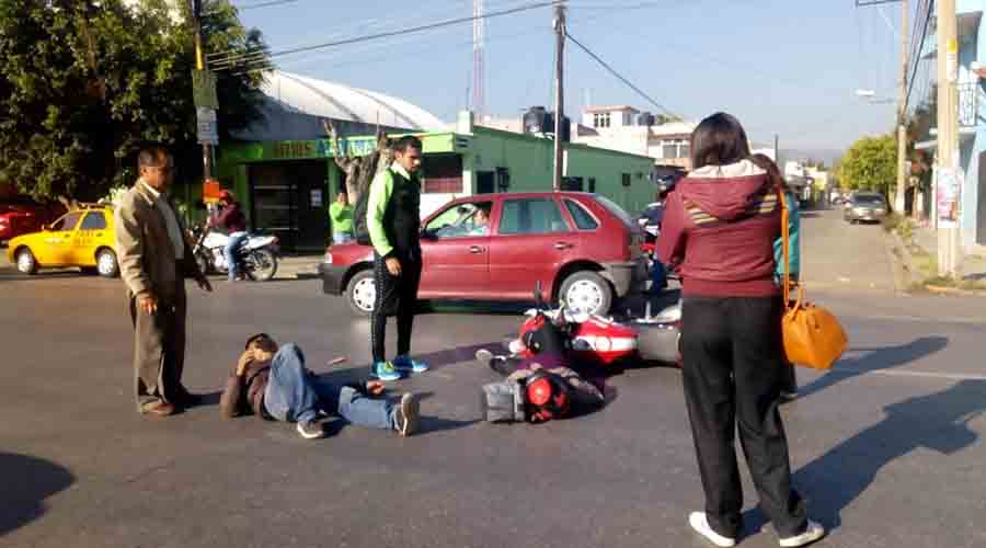 Se registra fuerte choque en Avenida Universidad | El Imparcial de Oaxaca