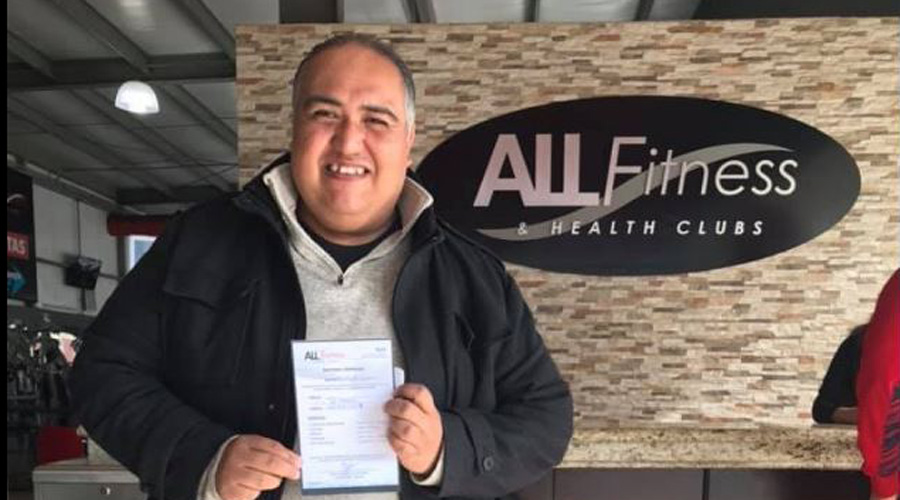 Hombre pide 3 millones de comentarios en Facebook para ir al gym