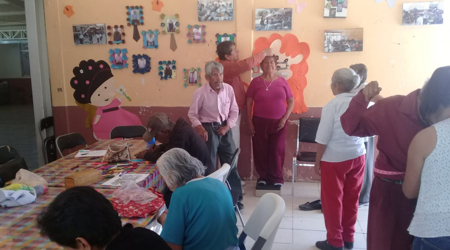 Adultos mixtecos carecen  de buena atención médica | El Imparcial de Oaxaca