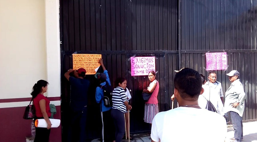 CODEDI bloquea los juzgados de Pochutla | El Imparcial de Oaxaca