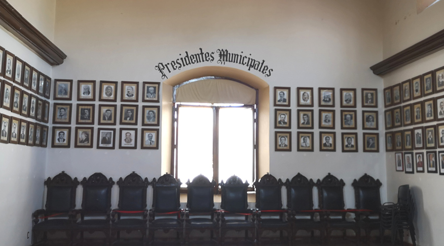 Suple a Fraguas por 5 días, pero coloca su foto en Salón de Presidentes | El Imparcial de Oaxaca