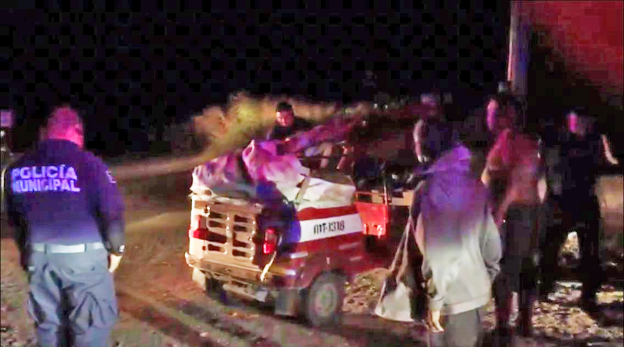 Volcadura de mototaxi deja a dos personas lesionadas | El Imparcial de Oaxaca
