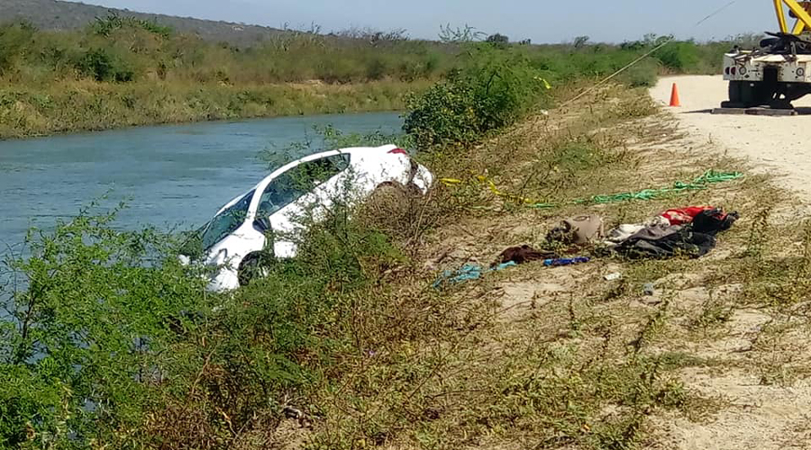 Hallan mujer sin vida en vehículo que cayó en canal  de aguas en Ciudad de Ixtaltepec | El Imparcial de Oaxaca