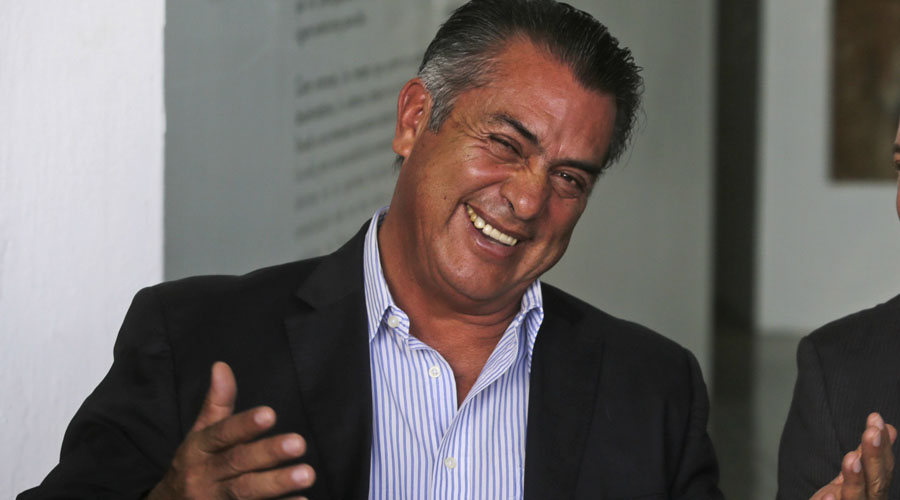 Video: “Con esa cadenita compras esa madre”: “El Bronco” a mujer que pide ayuda