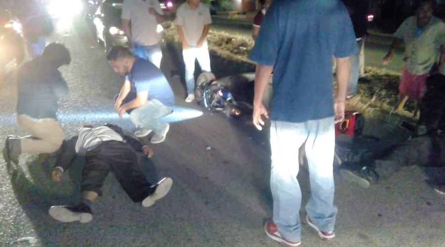 Tras atropellar a hombre, motociclista derrapa en San Andrés Huayapam | El Imparcial de Oaxaca
