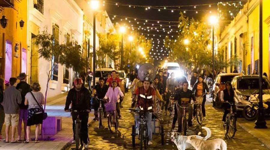 Realizan primer paseo nocturno en bicicleta de este año | El Imparcial de Oaxaca