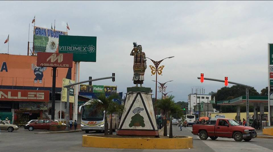 Rehabilitaran la estatua Flor de Piña de Tuxtepec | El Imparcial de Oaxaca