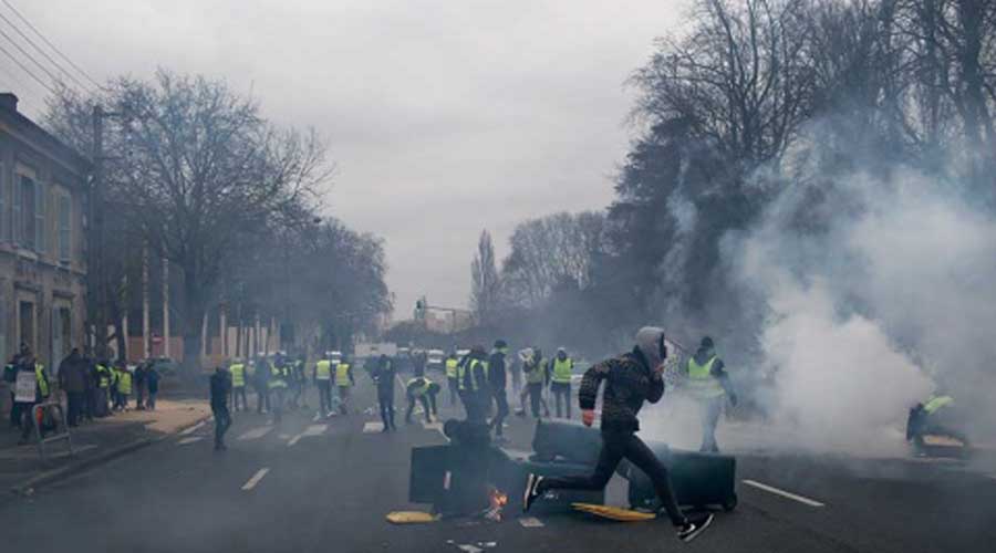 Continúan protestas de “chalecos amarillos” en París; más de 50 detenidos | El Imparcial de Oaxaca