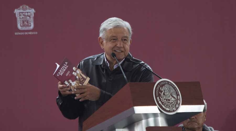 López Obrador distribuye Cartilla Moral de Alfonso Reyes | El Imparcial de Oaxaca
