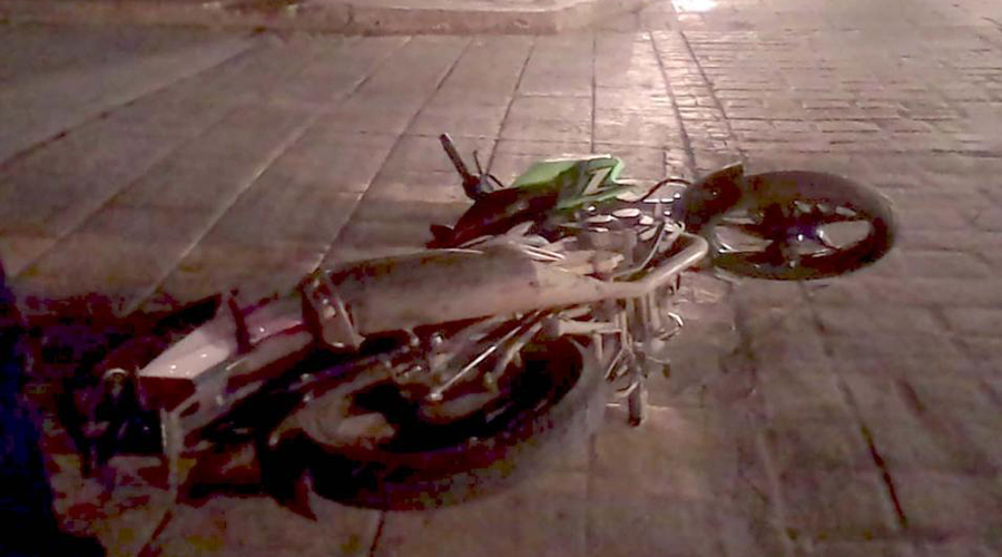 Pareja de jóvenes sufre accidente en motocicleta | El Imparcial de Oaxaca