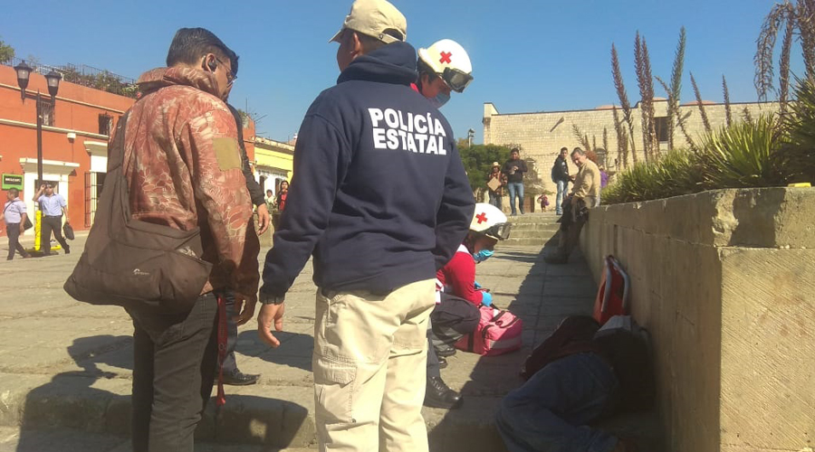 Auxilian a indigente lesionado en el Centro Histórico