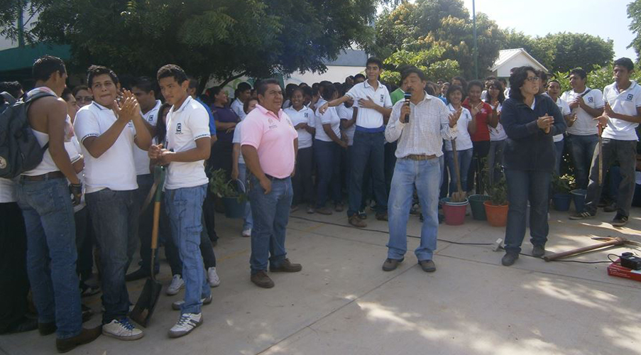 Suspenden actividades  por recorte al CECYTE | El Imparcial de Oaxaca