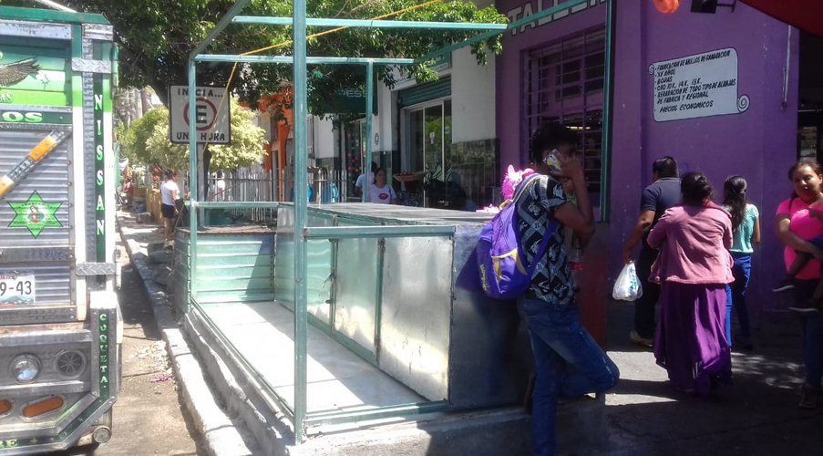 Retiran polémica  caseta metálica | El Imparcial de Oaxaca