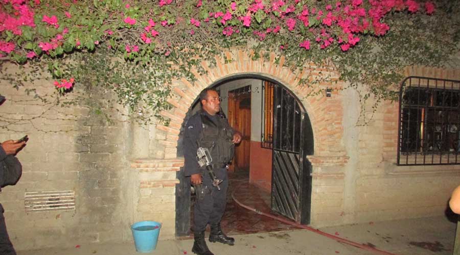 Se incendia casa en Cinco Señores | El Imparcial de Oaxaca
