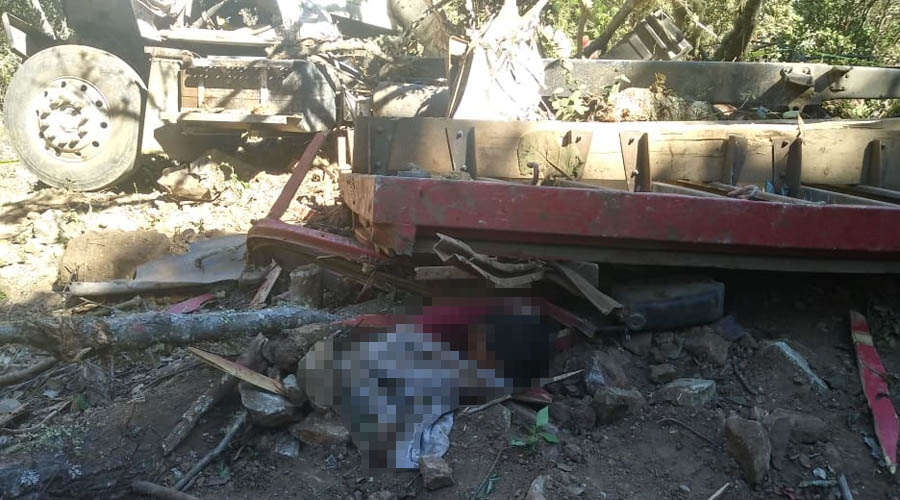 Volcadura de camión en Ozolotepec deja dos muertos | El Imparcial de Oaxaca