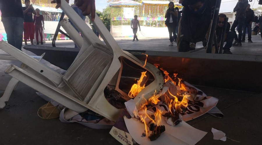 Opositores queman urna y boletas de consulta sobre termoeléctrica Huexca | El Imparcial de Oaxaca