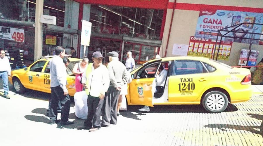 Chocan taxistas en la capital oaxaqueña | El Imparcial de Oaxaca