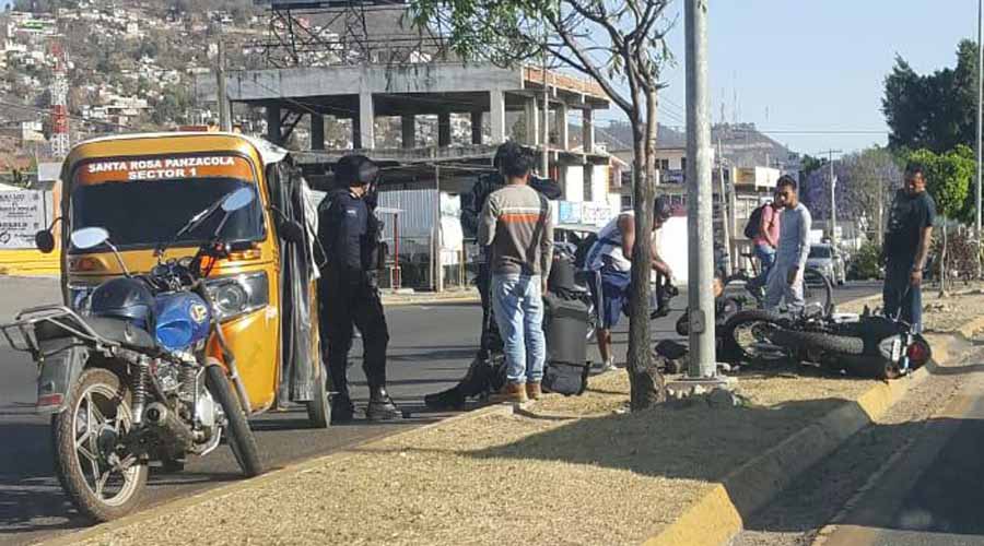 Mototaxi embiste a motopatrulleros en Santa Rosa | El Imparcial de Oaxaca