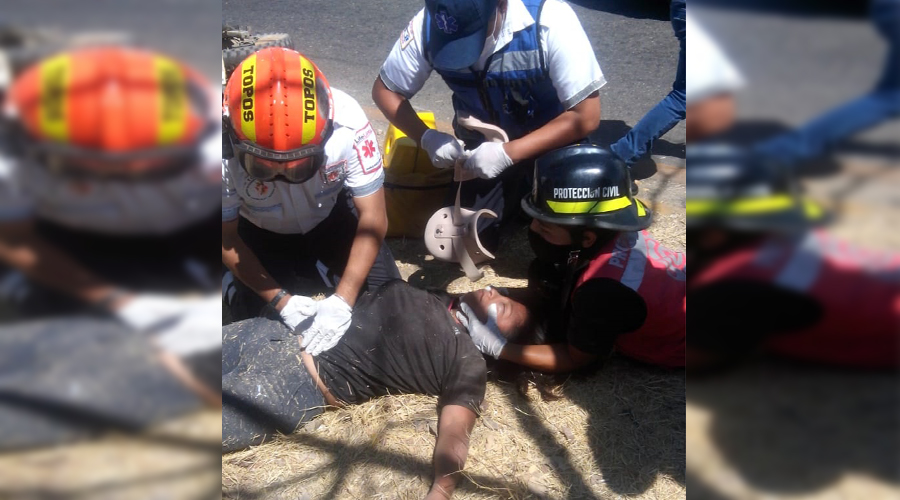 Abandona motociclista a mujer tirada en el crucero de la “Y” | El Imparcial de Oaxaca