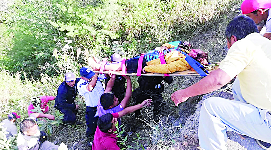 Volcadura deja cinco lesionados en Huautla | El Imparcial de Oaxaca