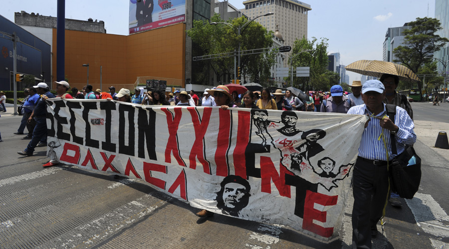 Llega S-22 a Palacio Nacional; pide abrogación total de Reforma Educativa | El Imparcial de Oaxaca