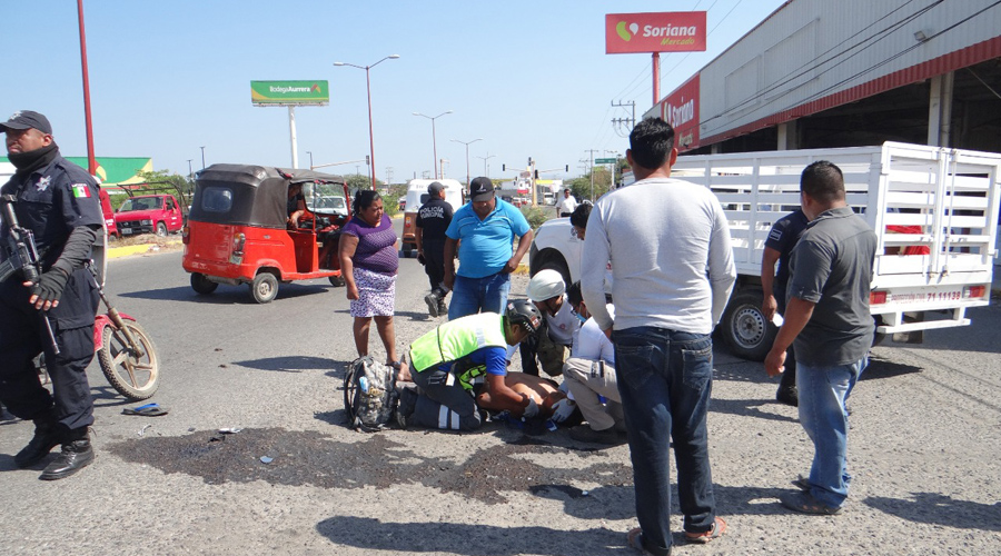 Motociclista se estampa contra camioneta en carretera Transístmica | El Imparcial de Oaxaca