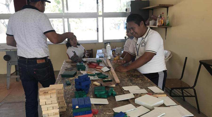 CAM de Juchitán impulsa talleres de manualidades