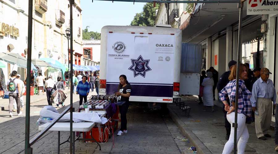 Comerciantes establecidos en el Centro Histórico de Oaxaca se oponen a pagar sus impuestos