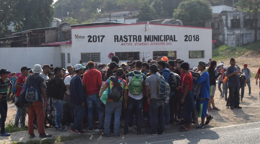 Arriba otra caravana de migrantes a Matías Romero