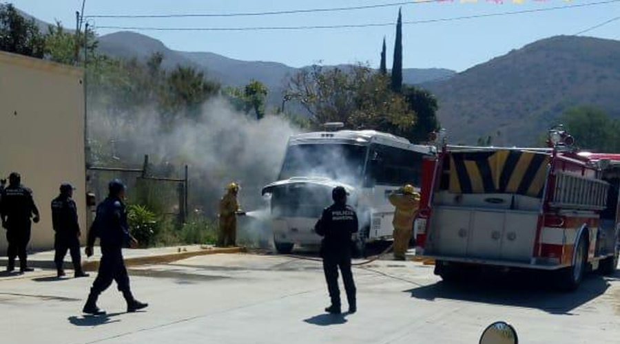 Se incendia camión urbano en San Sebastián Tutla | El Imparcial de Oaxaca