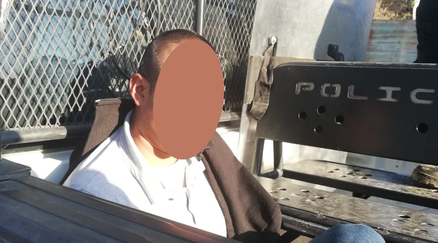 Detienen a presunto distribuidor de droga en Atzompa