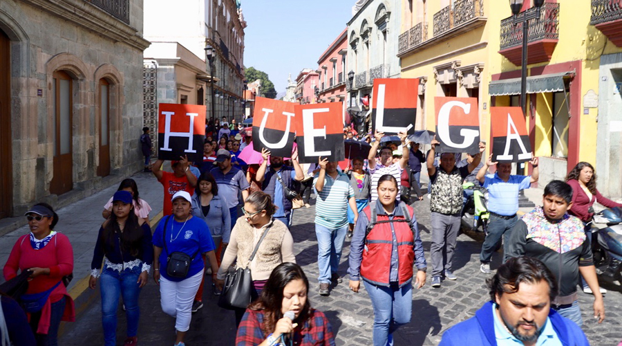 Tras 12 días de huelga continúa STEUABJO sus movilizaciones | El Imparcial de Oaxaca