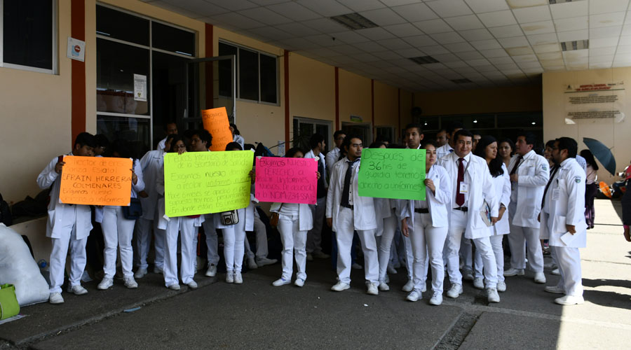 Médicos internos del Hospital Civil realizan paro de labores | El Imparcial de Oaxaca