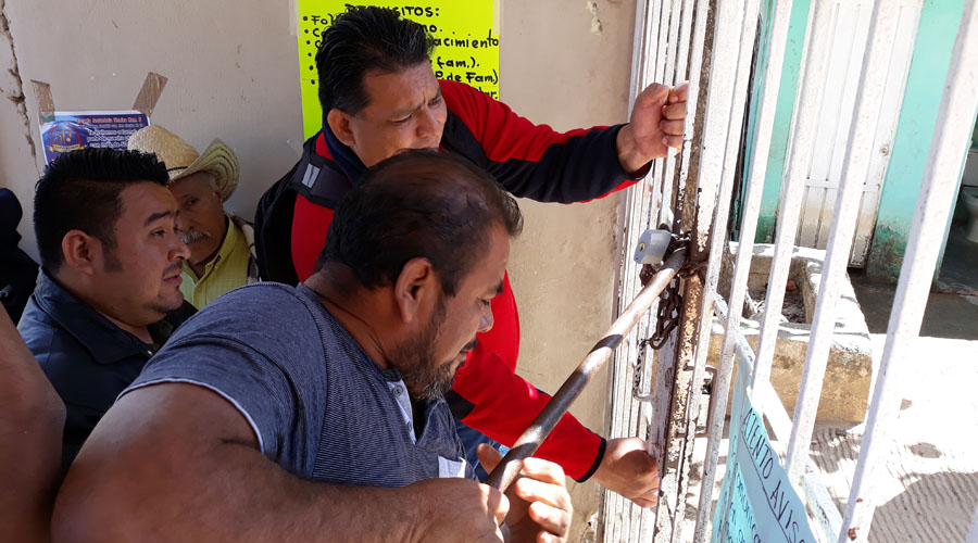 Maestros de Matías Romero toman escuela  primaria “Miguel Hidalgo” | El Imparcial de Oaxaca