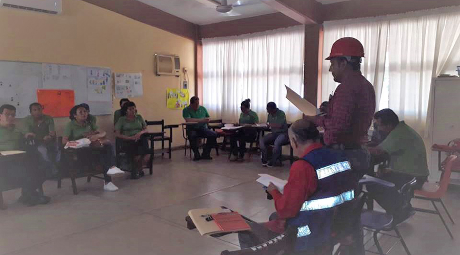 Capacitan a alumnos en materia de prevención en Salina Cruz | El Imparcial de Oaxaca