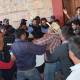Presidente municipal de Tlaxiaco rinde protesta entre disturbio