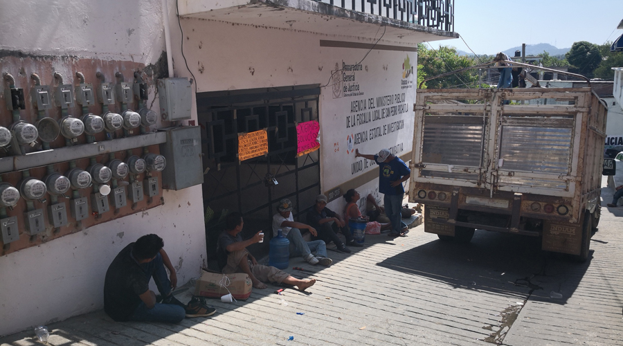 Sigue protesta de Codedi y pobladores de Xanica | El Imparcial de Oaxaca