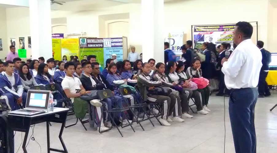 Buscan disminuir la deserción escolar en nivel medio superior