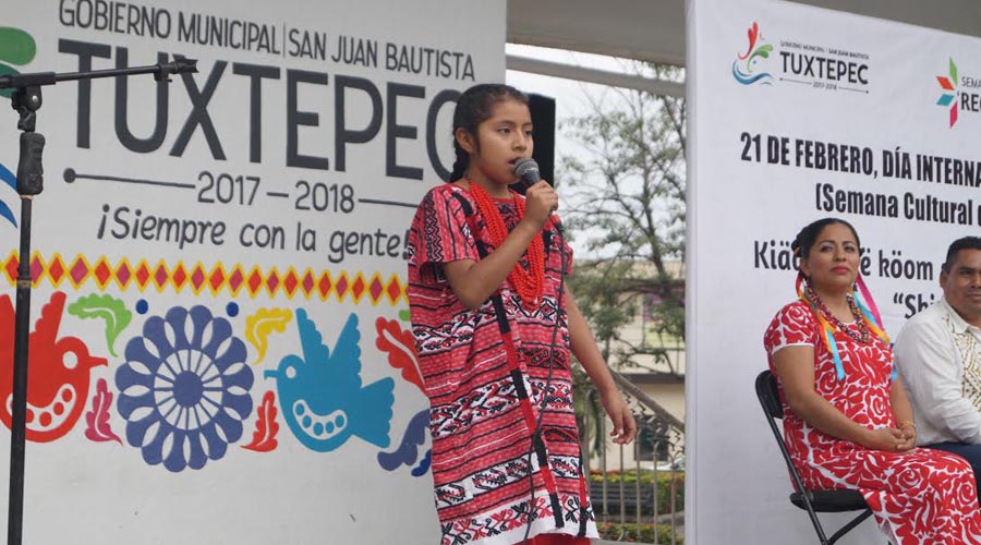 Superan foco rojo de deserción estudiantil en Dinicuiti