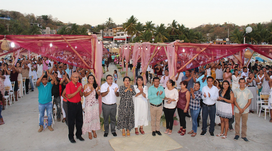 105 parejas se casan en Puerto Ángel | El Imparcial de Oaxaca