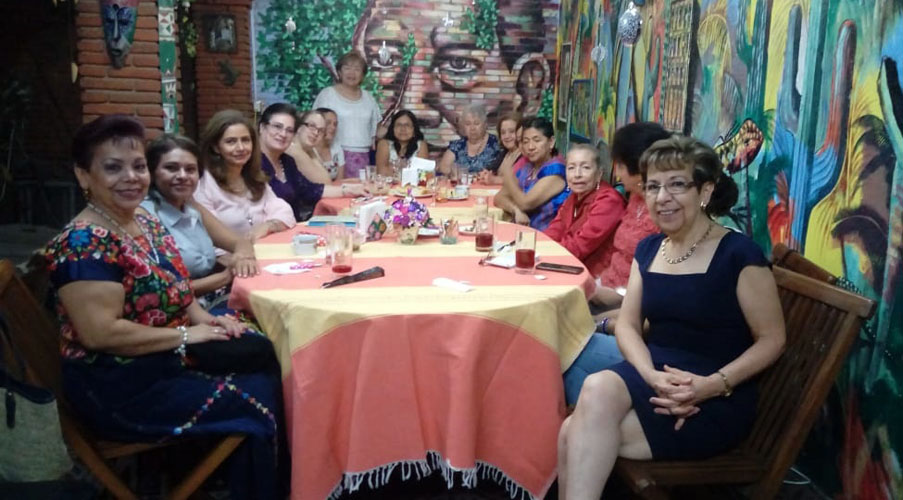 Amistosa  convivencia