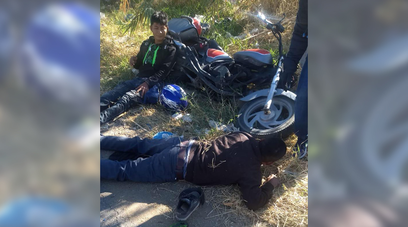 Derrapan dos motociclistas en San Antonio de la Cal | El Imparcial de Oaxaca