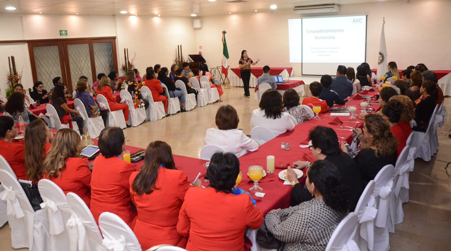 El Club Rotario Guelaguetza organizó una charla como parte de las actividades por el Día de la Mujer