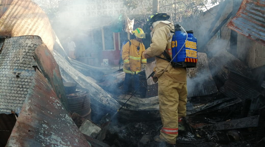 Se incendia vivienda en la Villa de Zaachila