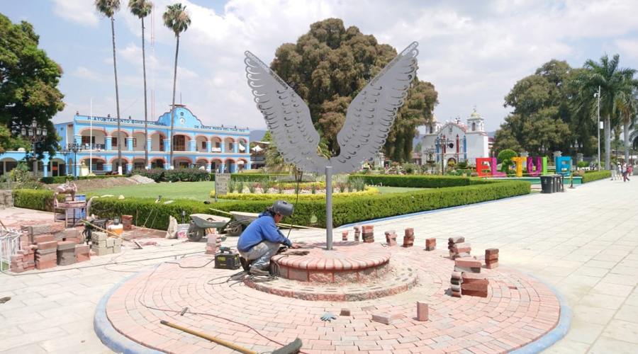 Con escultura rinden homenaje a artesanos de Oaxaca