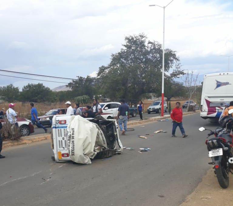 Camión arrolla un mototaxi en Cuilápam de Guerrero | El Imparcial de Oaxaca