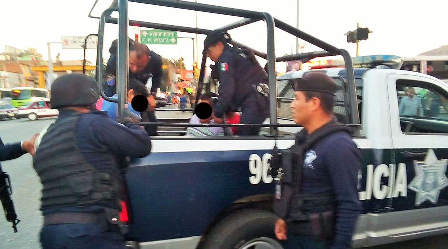 Detienen a tres hombres por riña en la Central de abastos | El Imparcial de Oaxaca